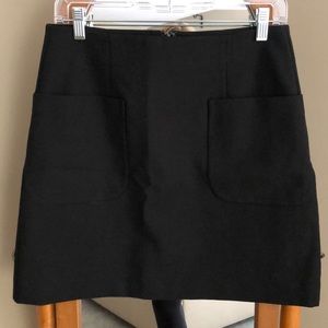 New w/o tags- LOFT front pocket mini skirt - black